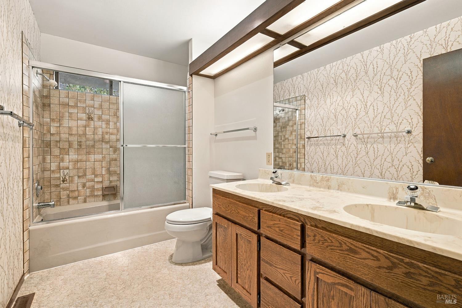 3238 Cobblestone Drive Santa Rosa CA 95404