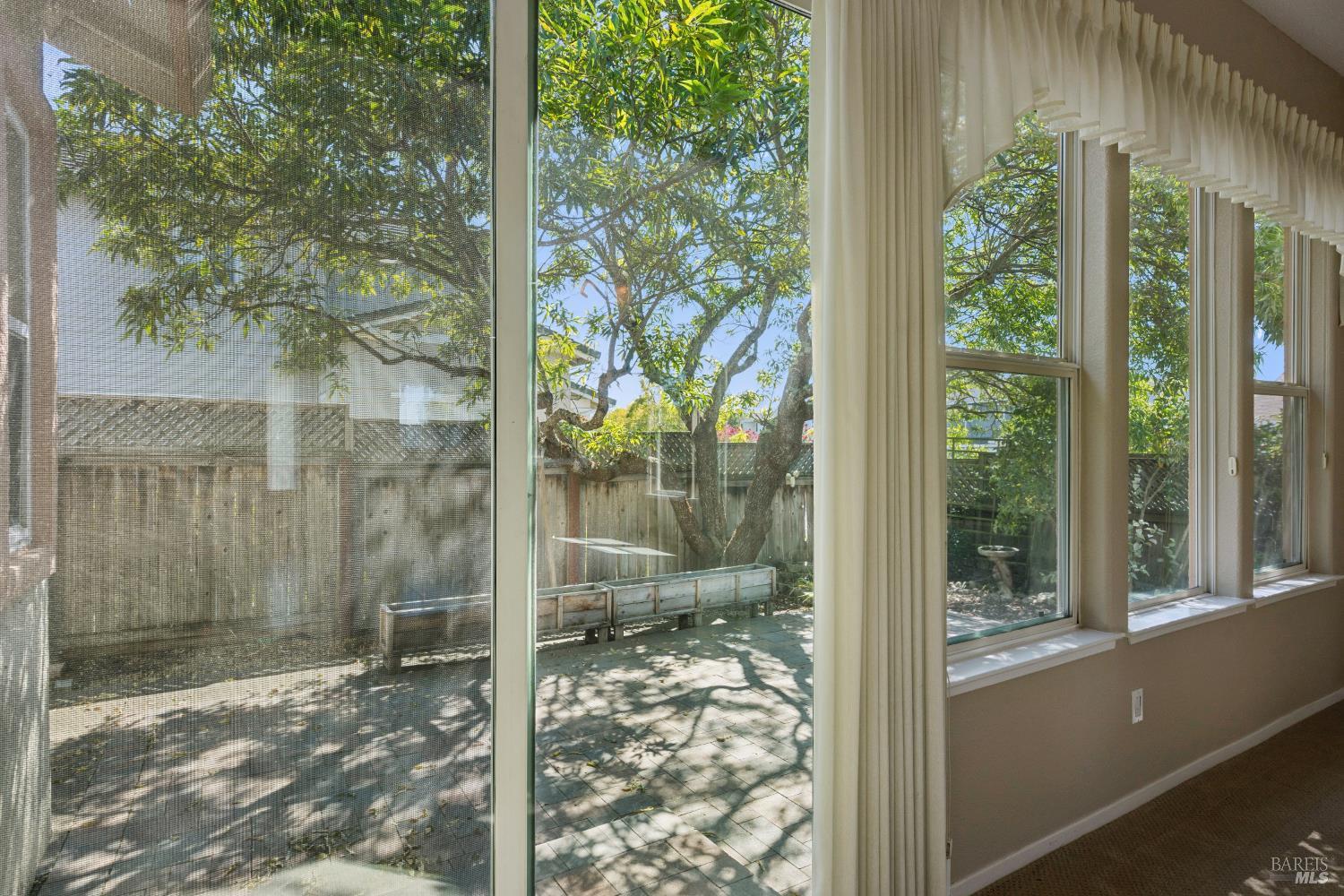 1900 Dover Lane Petaluma CA 94954