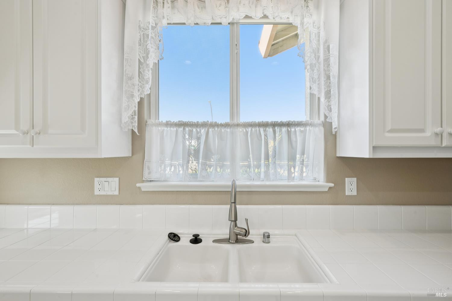 1900 Dover Lane Petaluma CA 94954