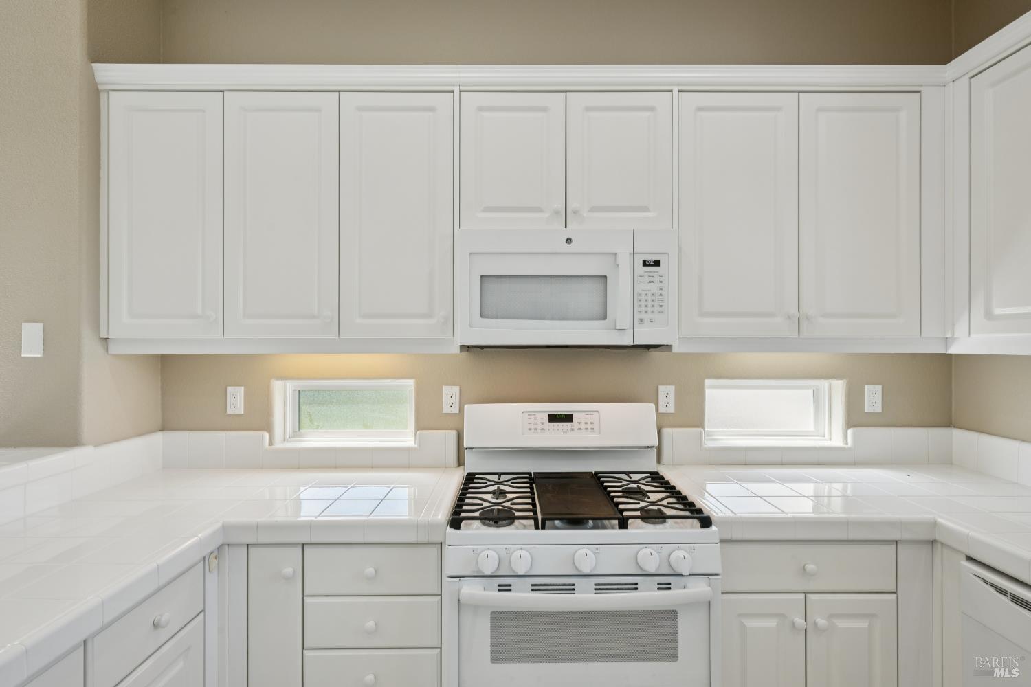 1900 Dover Lane Petaluma CA 94954