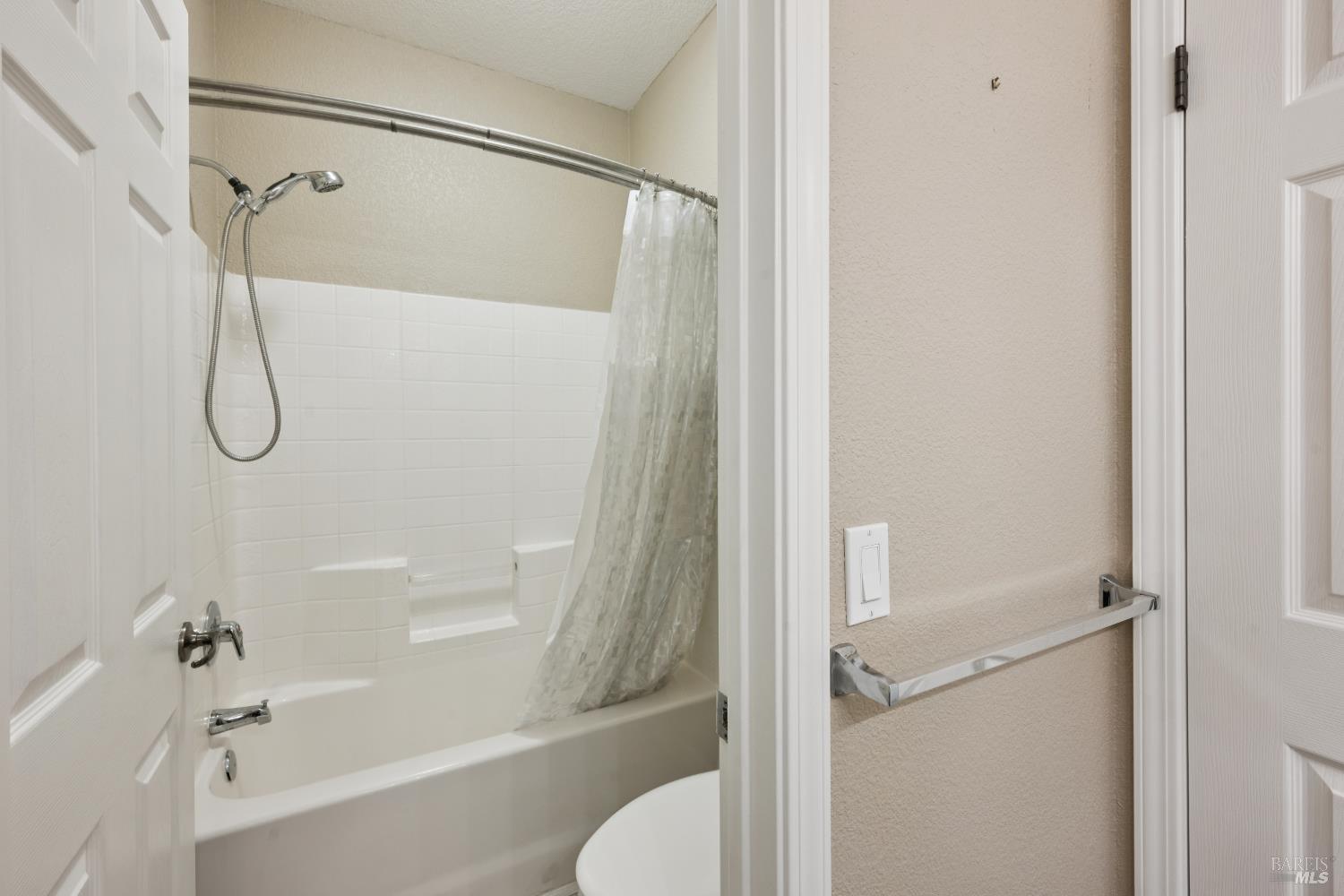 1900 Dover Lane Petaluma CA 94954