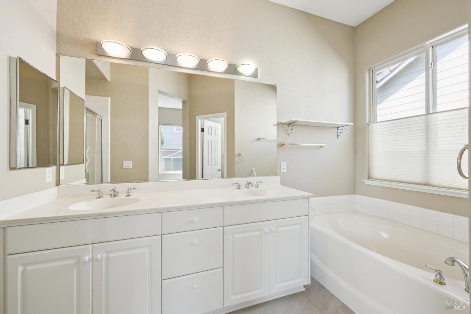 1900 Dover Lane Petaluma CA 94954