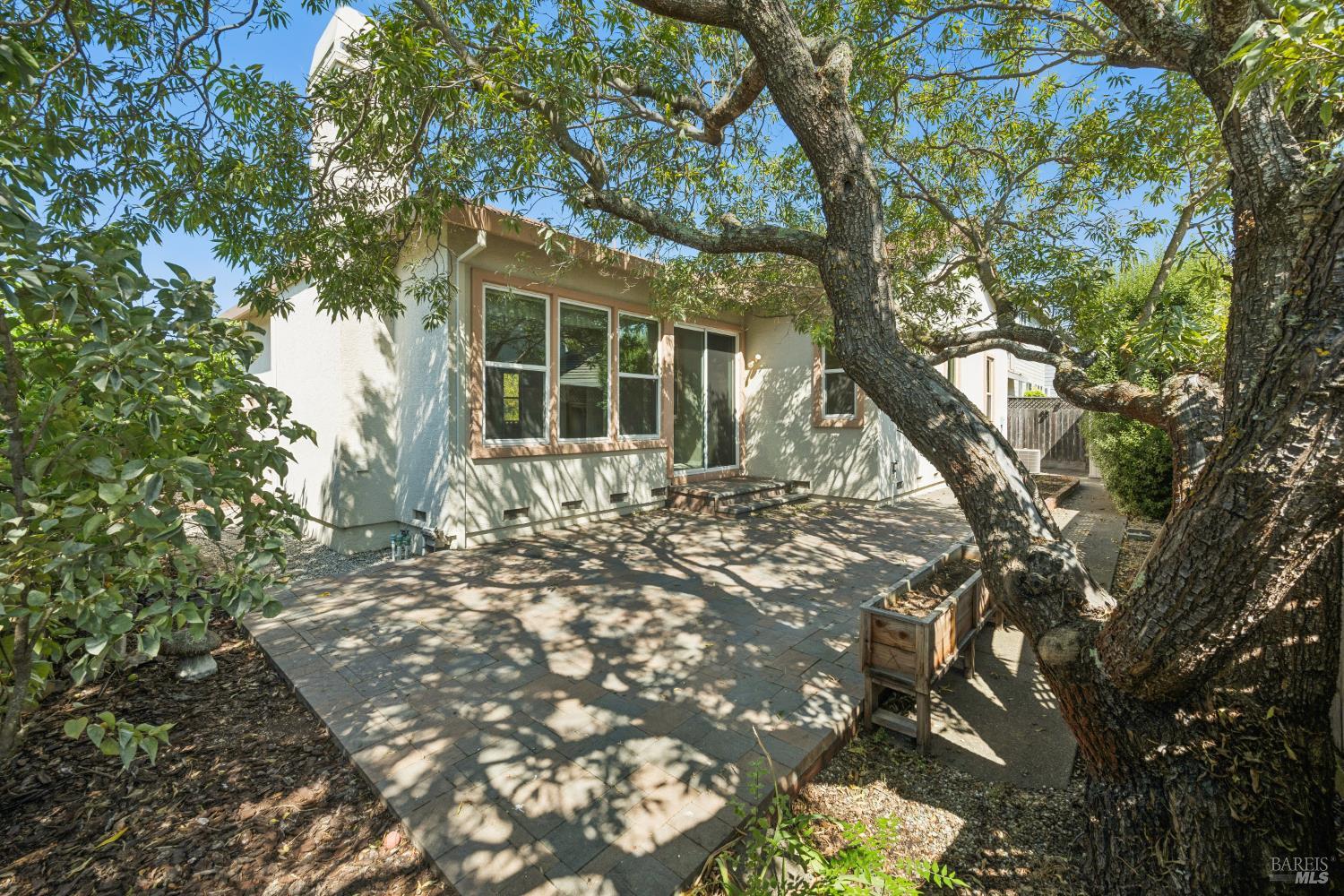 1900 Dover Lane Petaluma CA 94954