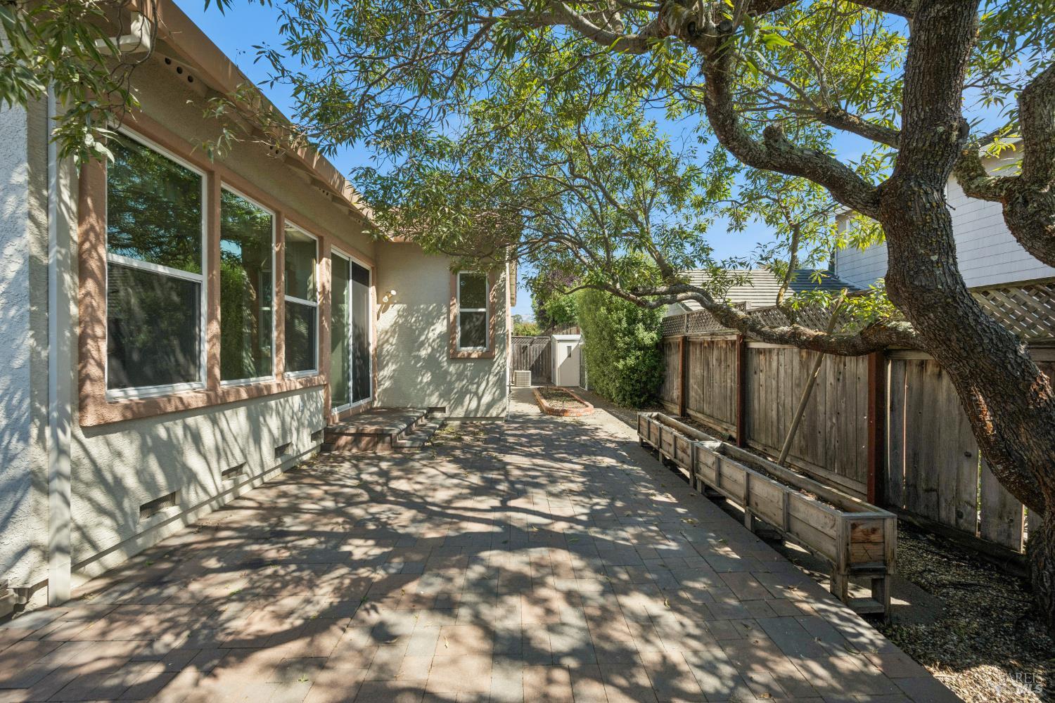1900 Dover Lane Petaluma CA 94954