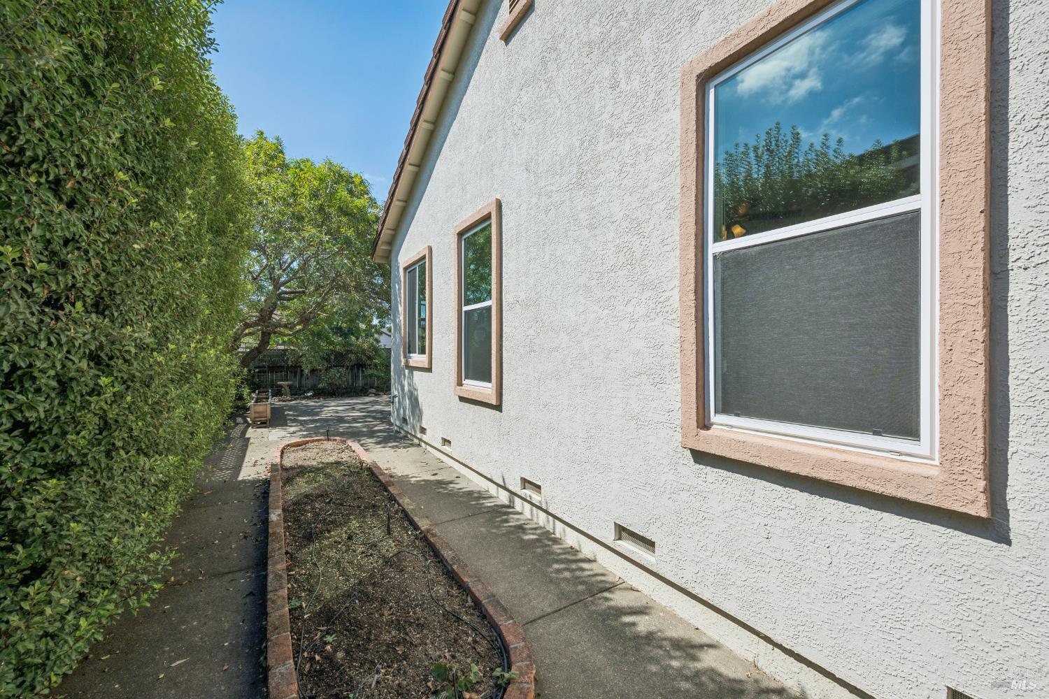 1900 Dover Lane Petaluma CA 94954