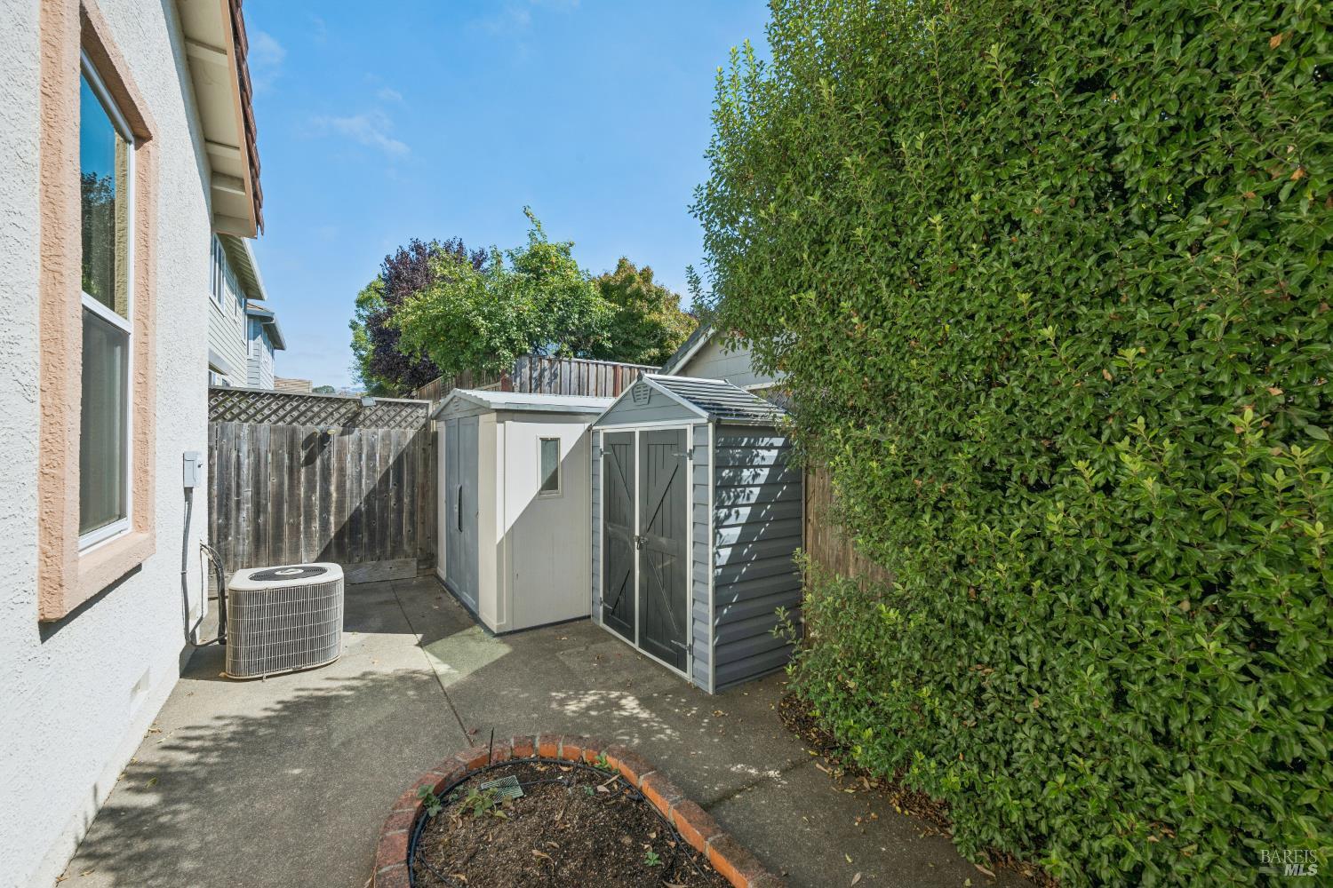 1900 Dover Lane Petaluma CA 94954