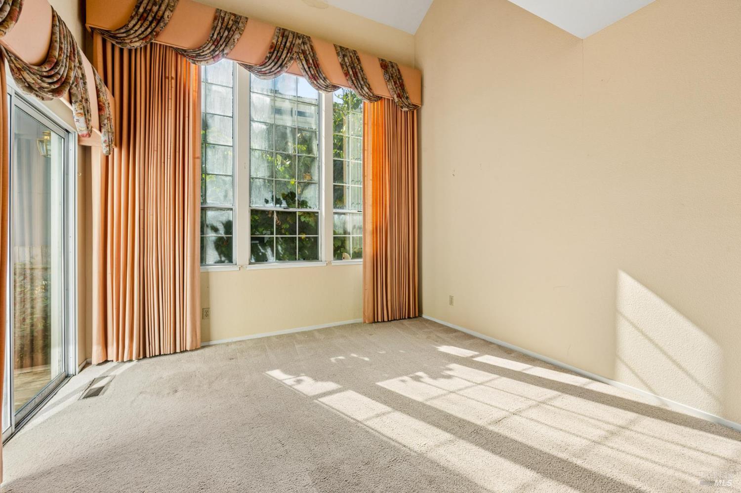 111 White Oak Circle Petaluma CA 94952