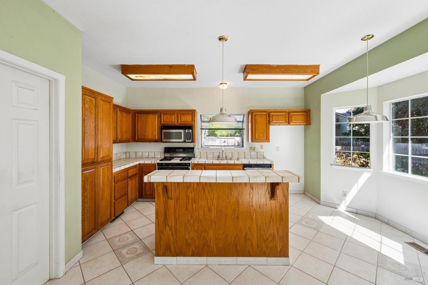 111 White Oak Circle Petaluma CA 94952