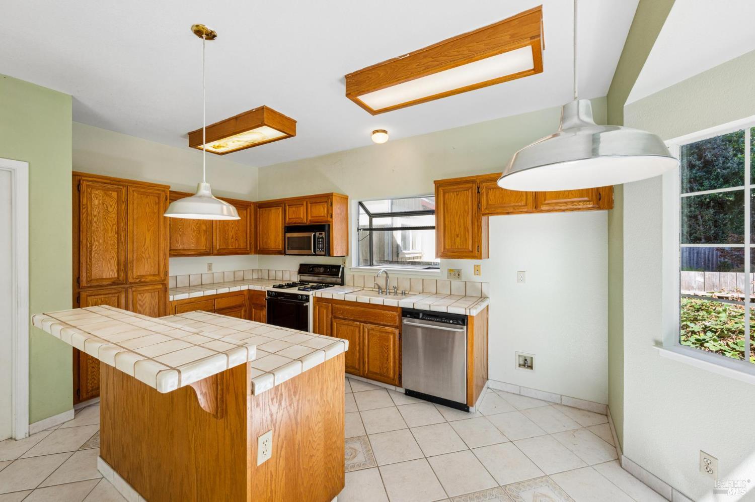 111 White Oak Circle Petaluma CA 94952