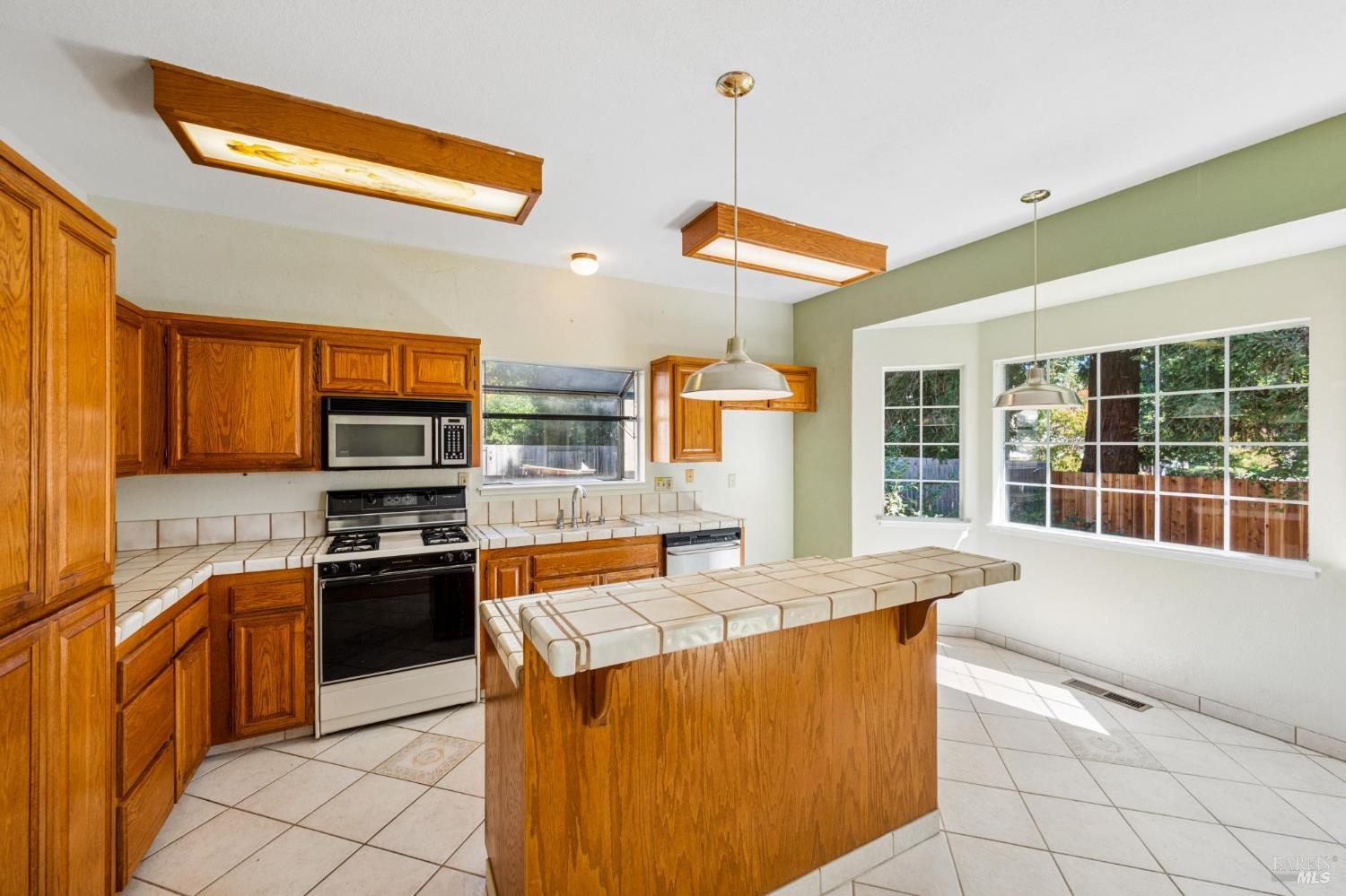 111 White Oak Circle Petaluma CA 94952