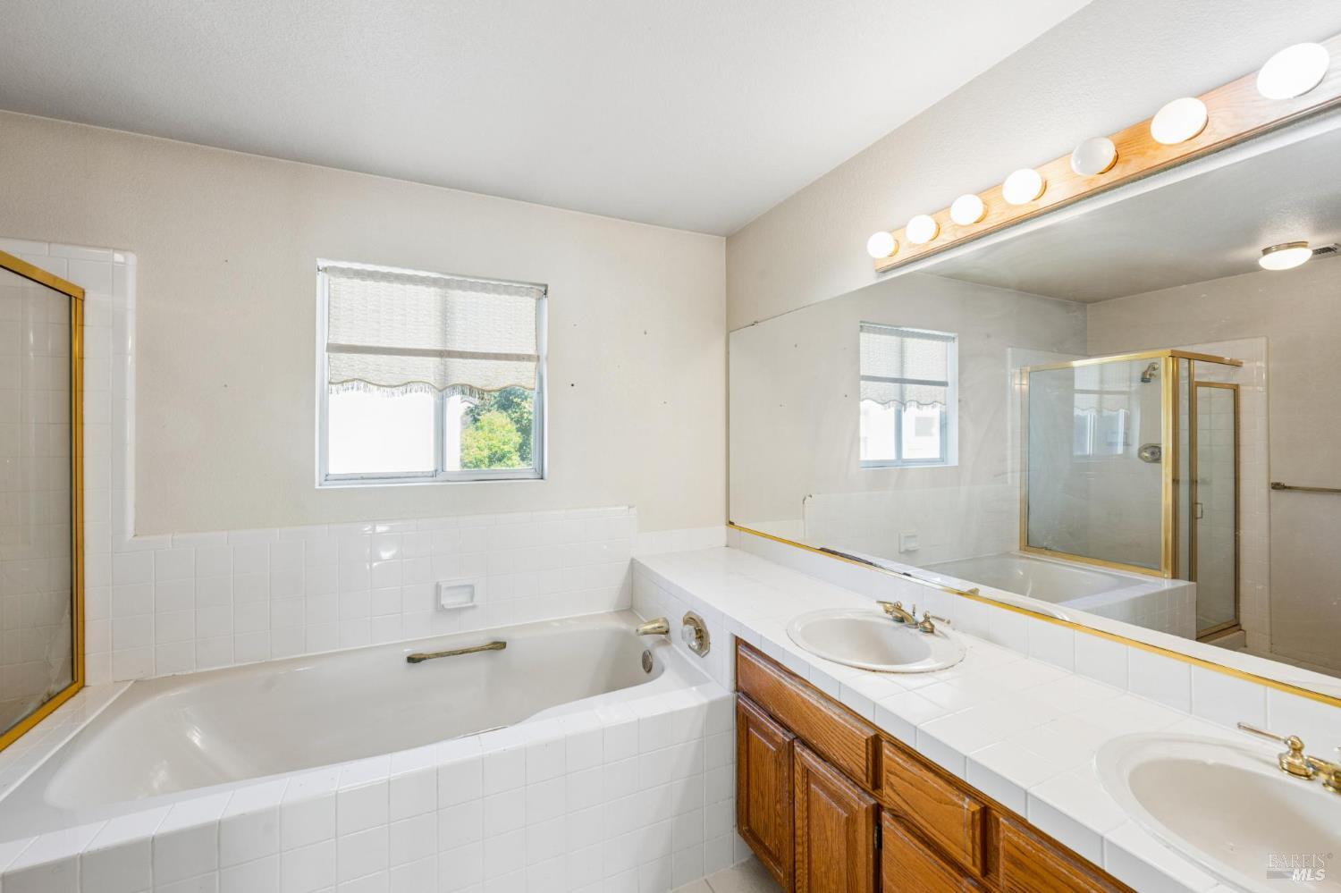 111 White Oak Circle Petaluma CA 94952