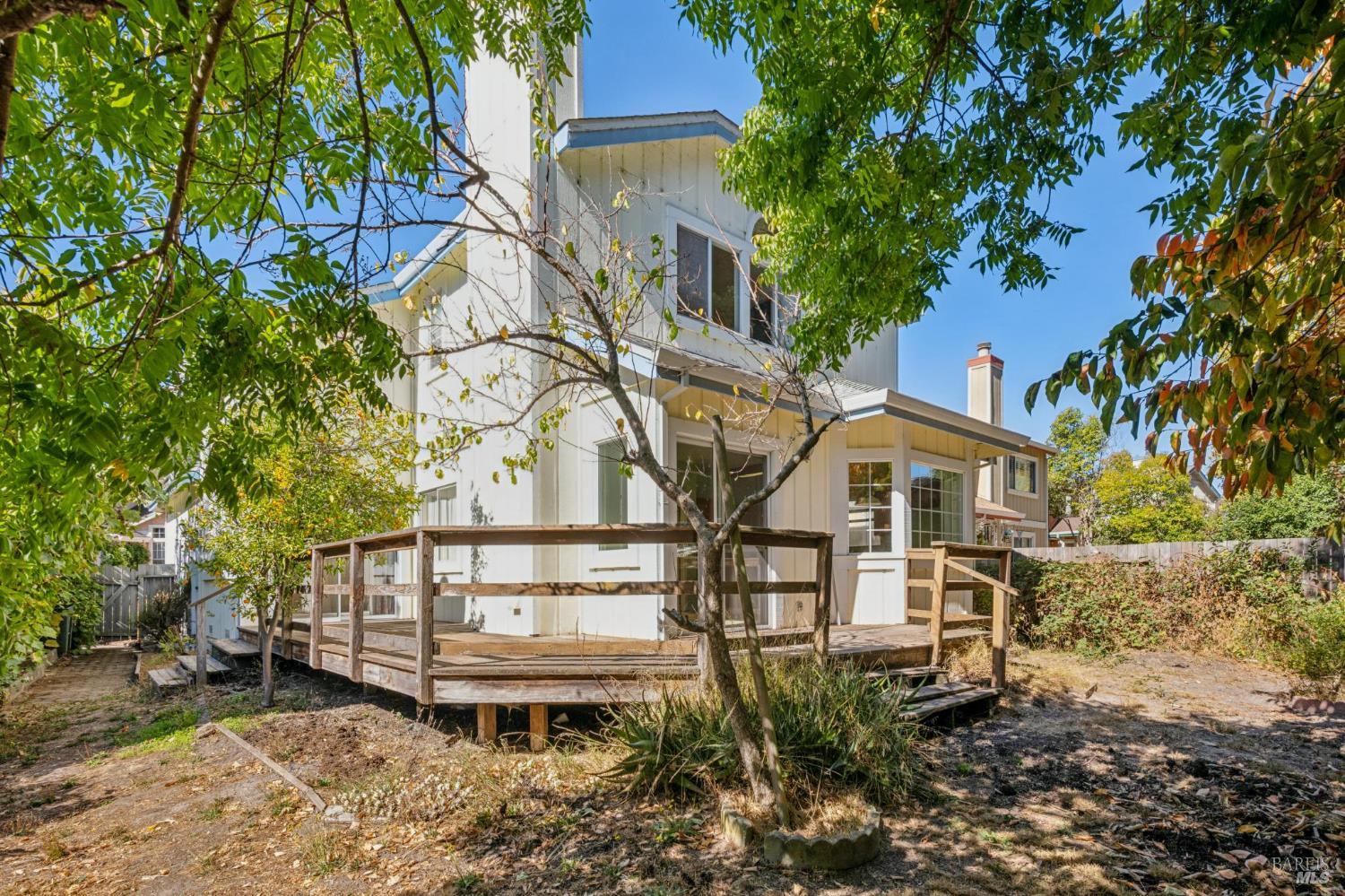 111 White Oak Circle Petaluma CA 94952