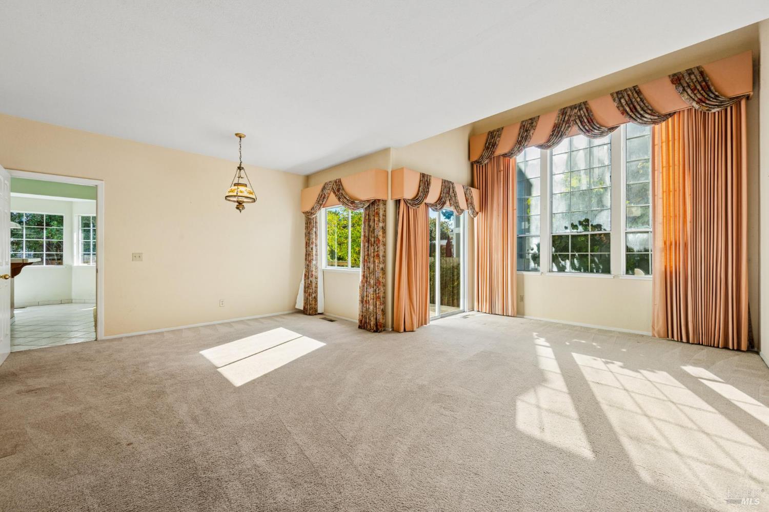 111 White Oak Circle Petaluma CA 94952
