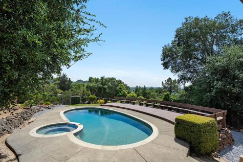 620 Alta Vista Drive Healdsburg CA 95448