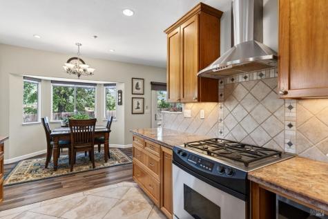 586 Hillside Drive Cloverdale CA 95425