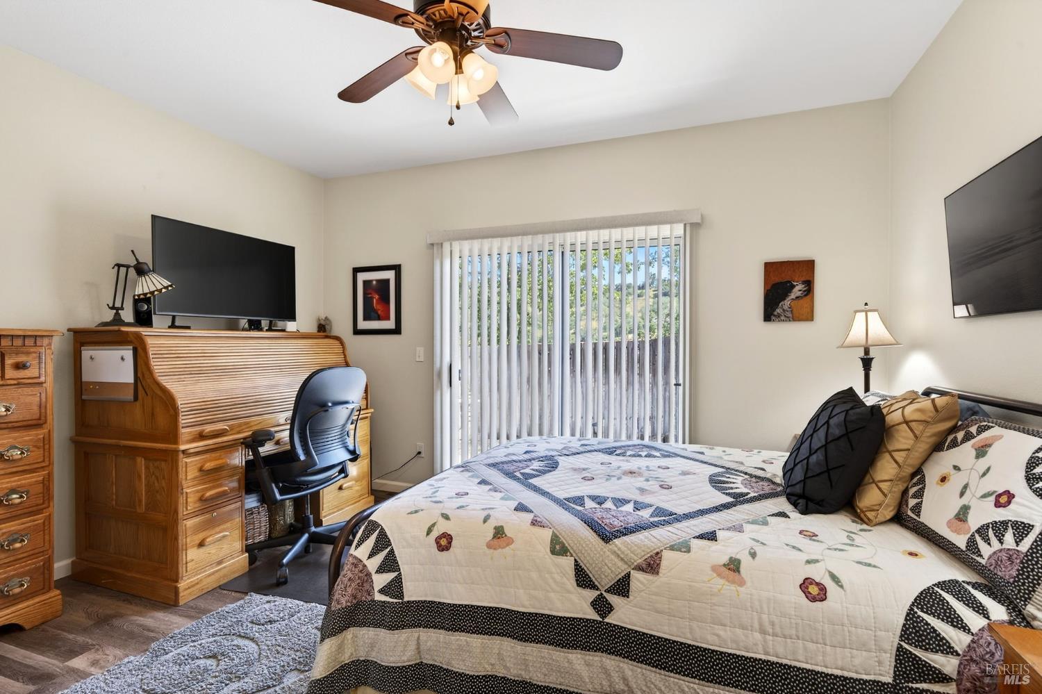 586 Hillside Drive Cloverdale CA 95425