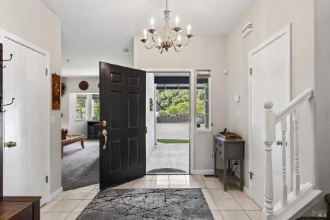 586 Hillside Drive Cloverdale CA 95425
