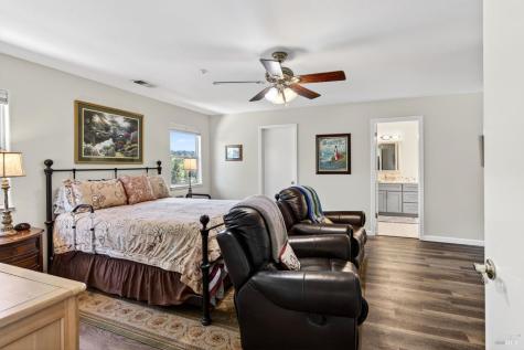586 Hillside Drive Cloverdale CA 95425