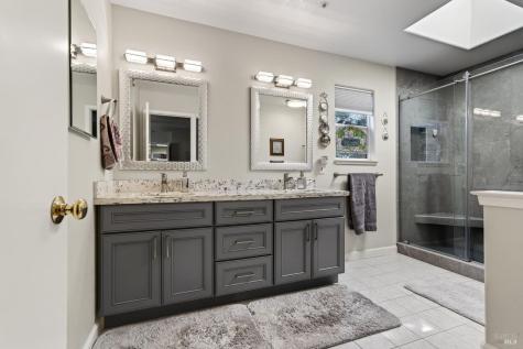 586 Hillside Drive Cloverdale CA 95425