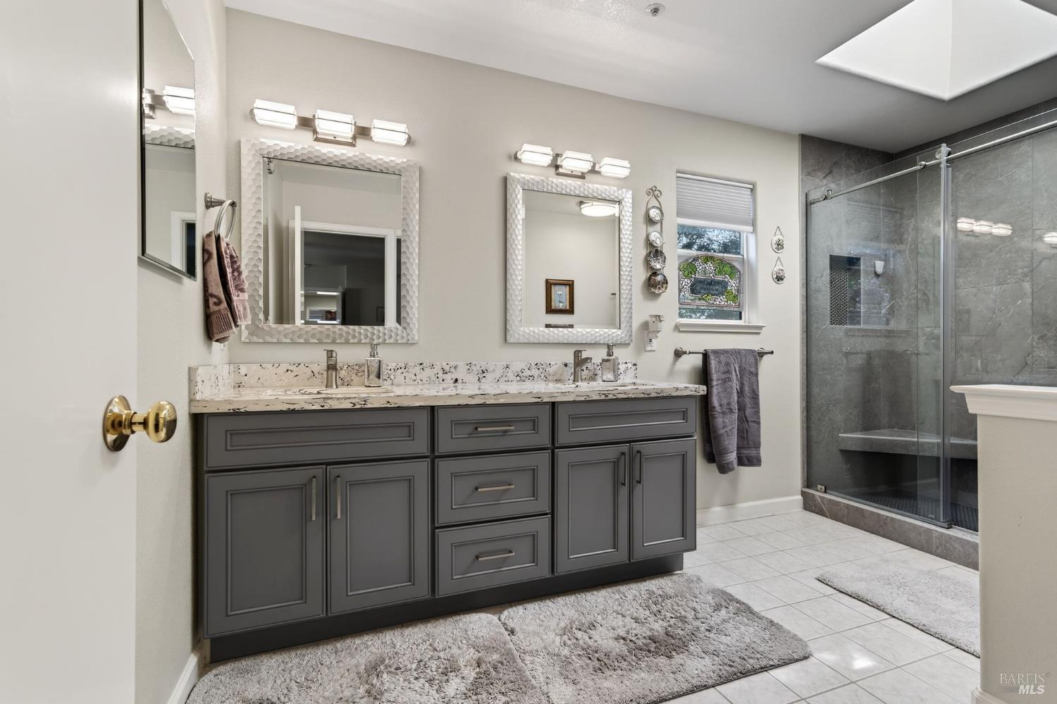 586 Hillside Drive Cloverdale CA 95425