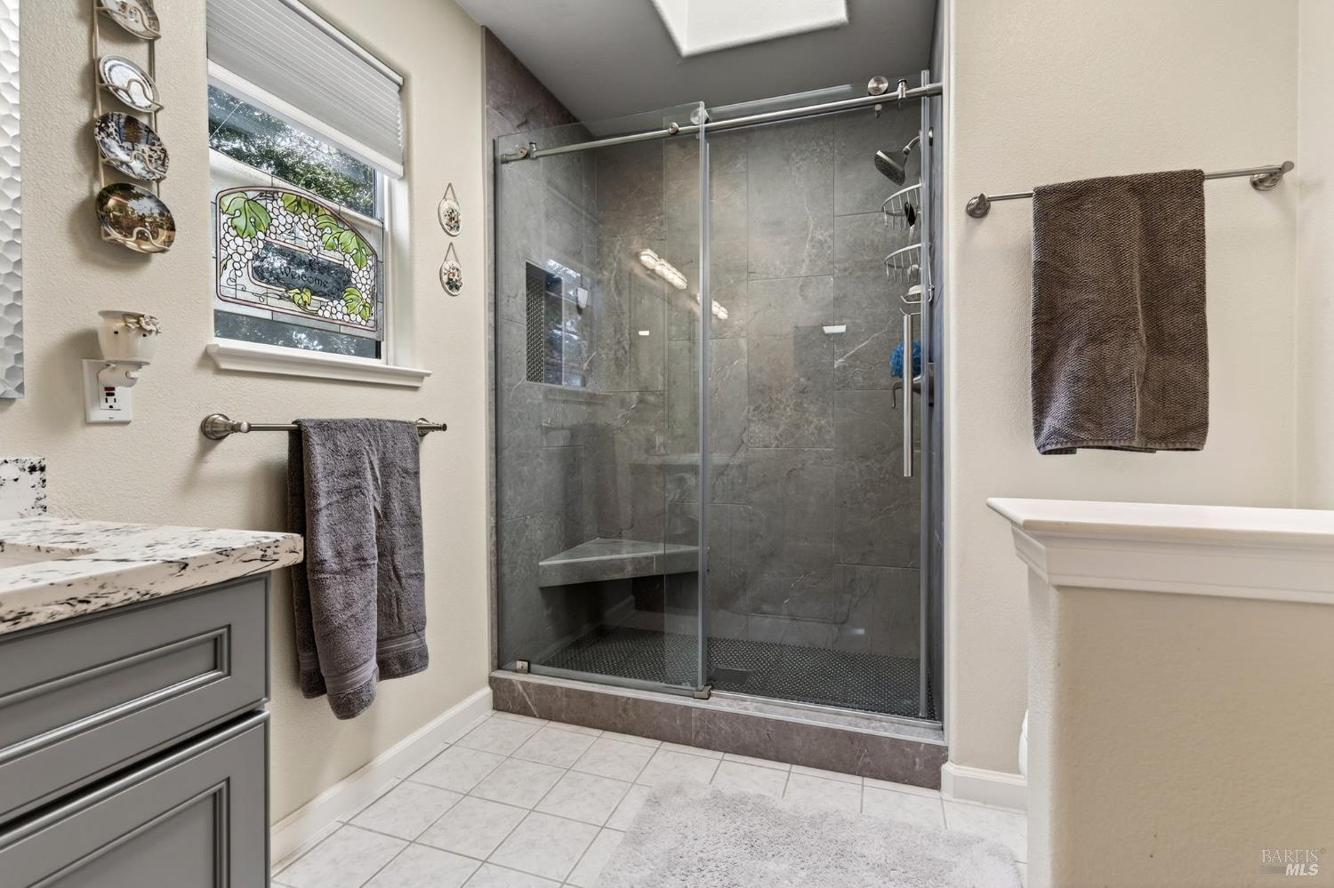 586 Hillside Drive Cloverdale CA 95425