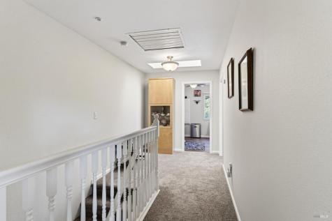 586 Hillside Drive Cloverdale CA 95425