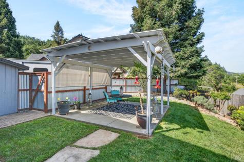 586 Hillside Drive Cloverdale CA 95425
