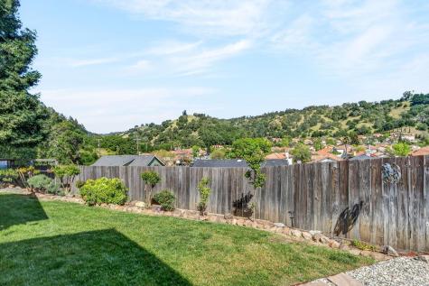 586 Hillside Drive Cloverdale CA 95425