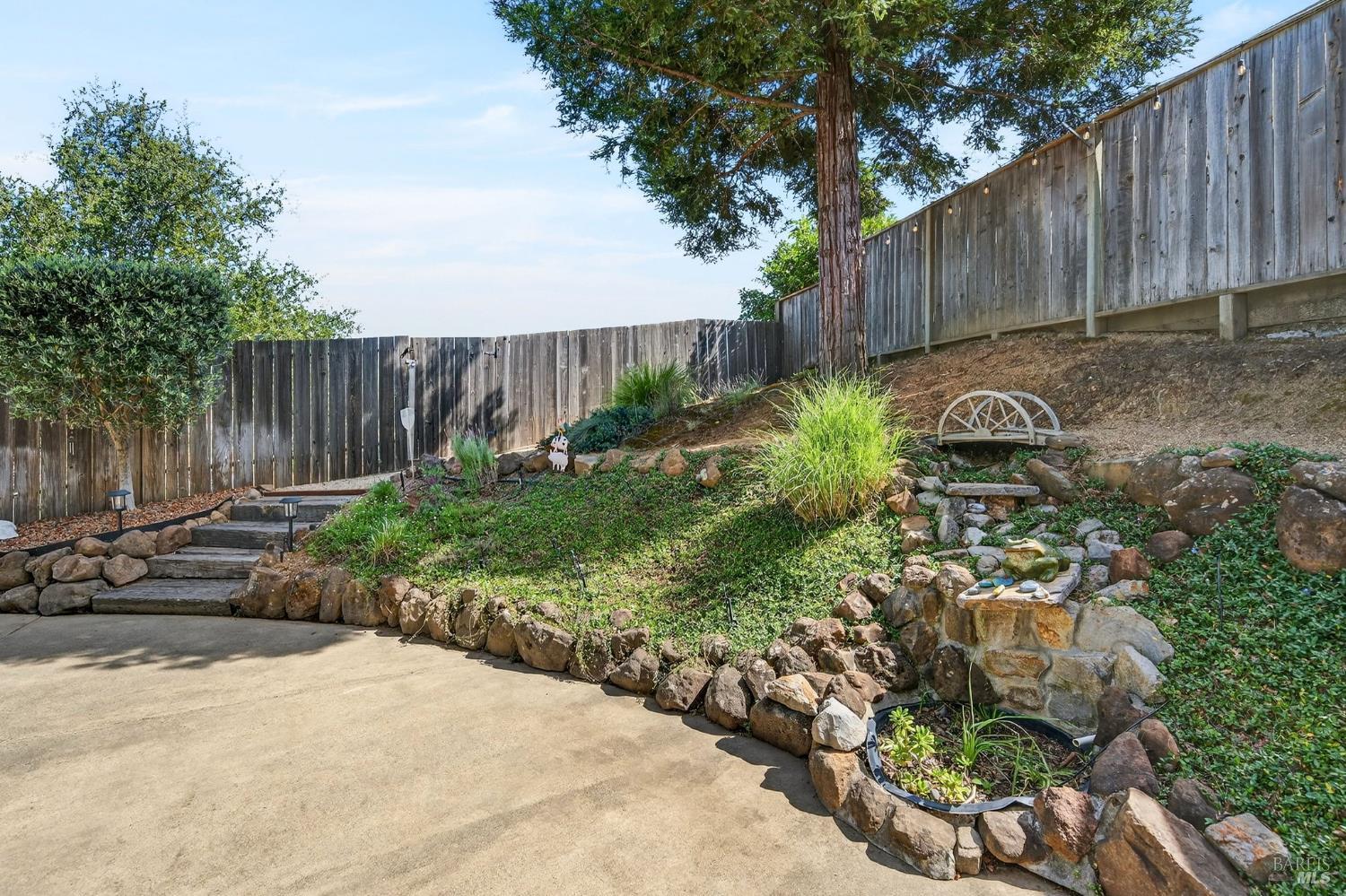 586 Hillside Drive Cloverdale CA 95425