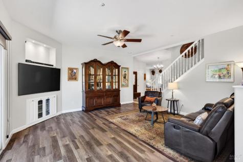 586 Hillside Drive Cloverdale CA 95425