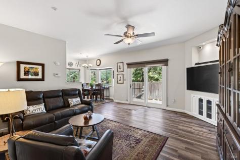 586 Hillside Drive Cloverdale CA 95425