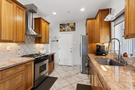 586 Hillside Drive Cloverdale CA 95425