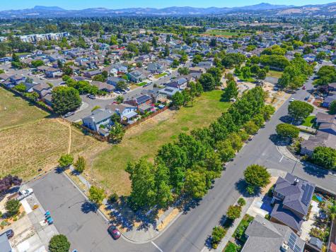2795 Red Tail Street Santa Rosa CA 95407