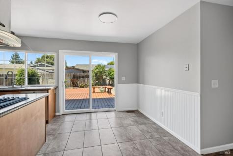 5017 Oak Park Way Santa Rosa CA 95409