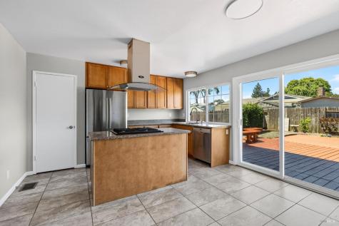 5017 Oak Park Way Santa Rosa CA 95409