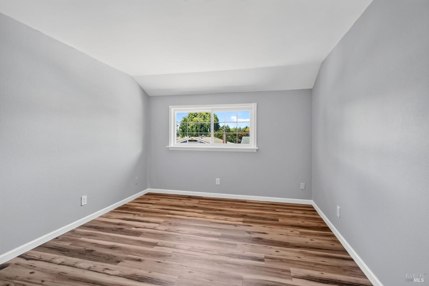 5017 Oak Park Way Santa Rosa CA 95409