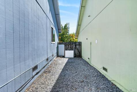 5017 Oak Park Way Santa Rosa CA 95409