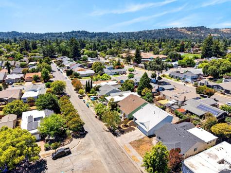5017 Oak Park Way Santa Rosa CA 95409