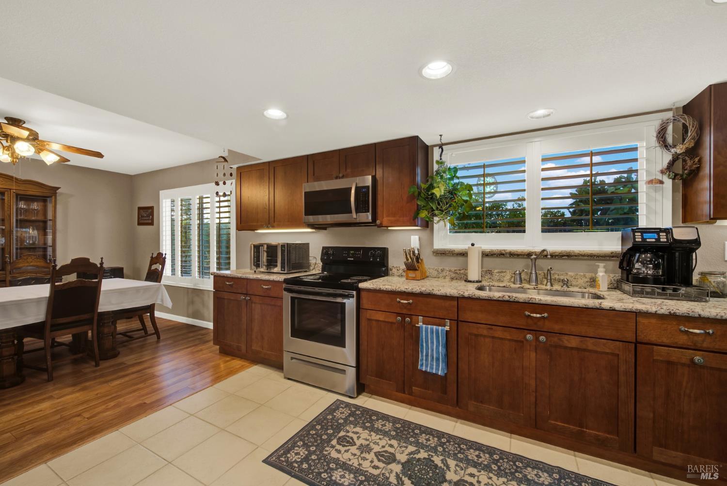160 Clayton Circle Vacaville CA 95687