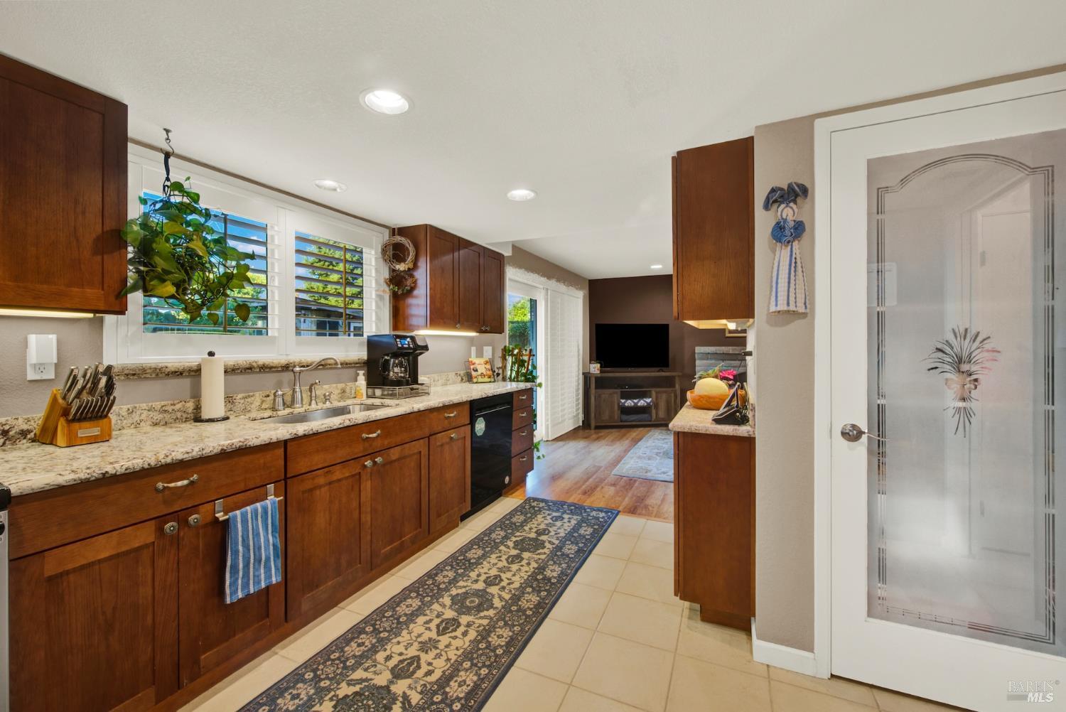 160 Clayton Circle Vacaville CA 95687