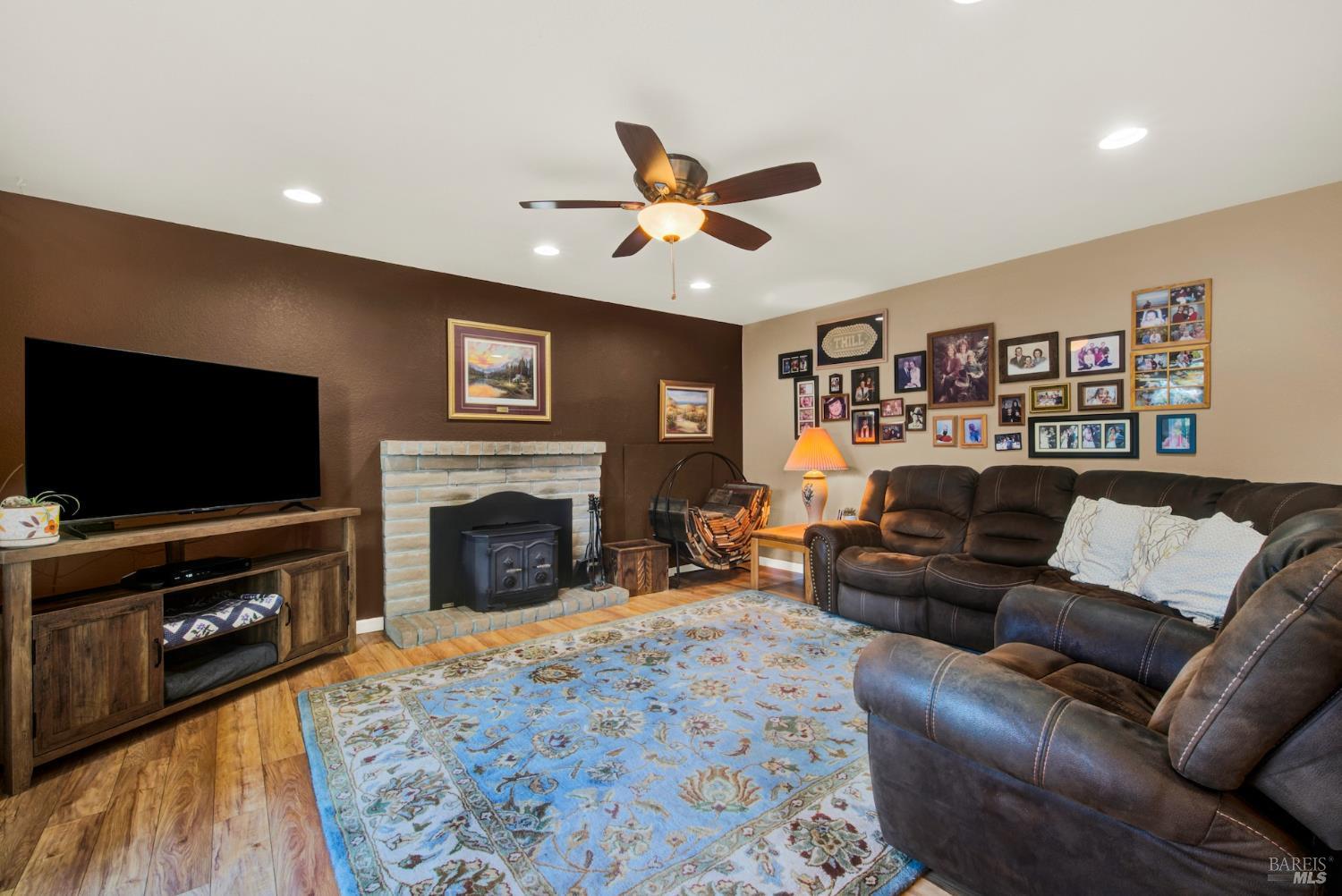 160 Clayton Circle Vacaville CA 95687