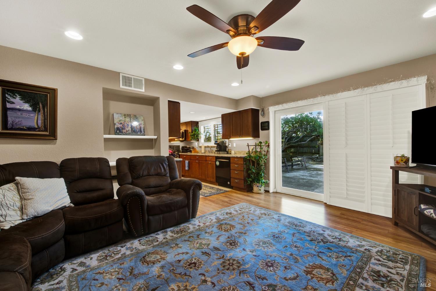 160 Clayton Circle Vacaville CA 95687