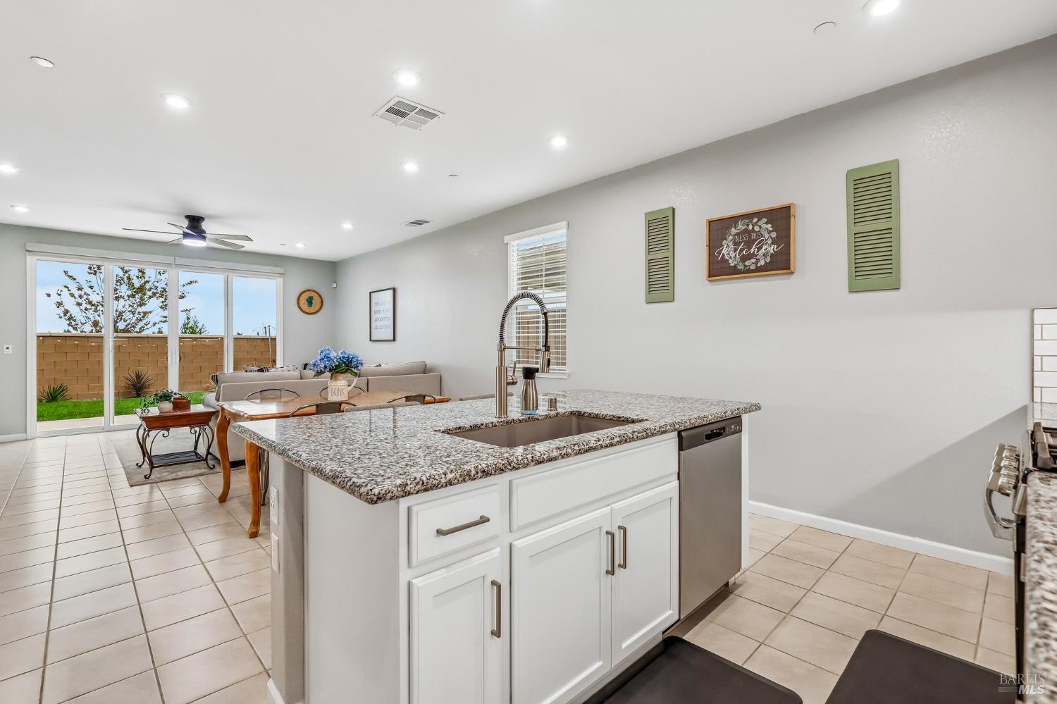 155 Arbor Grove Dixon CA 95620