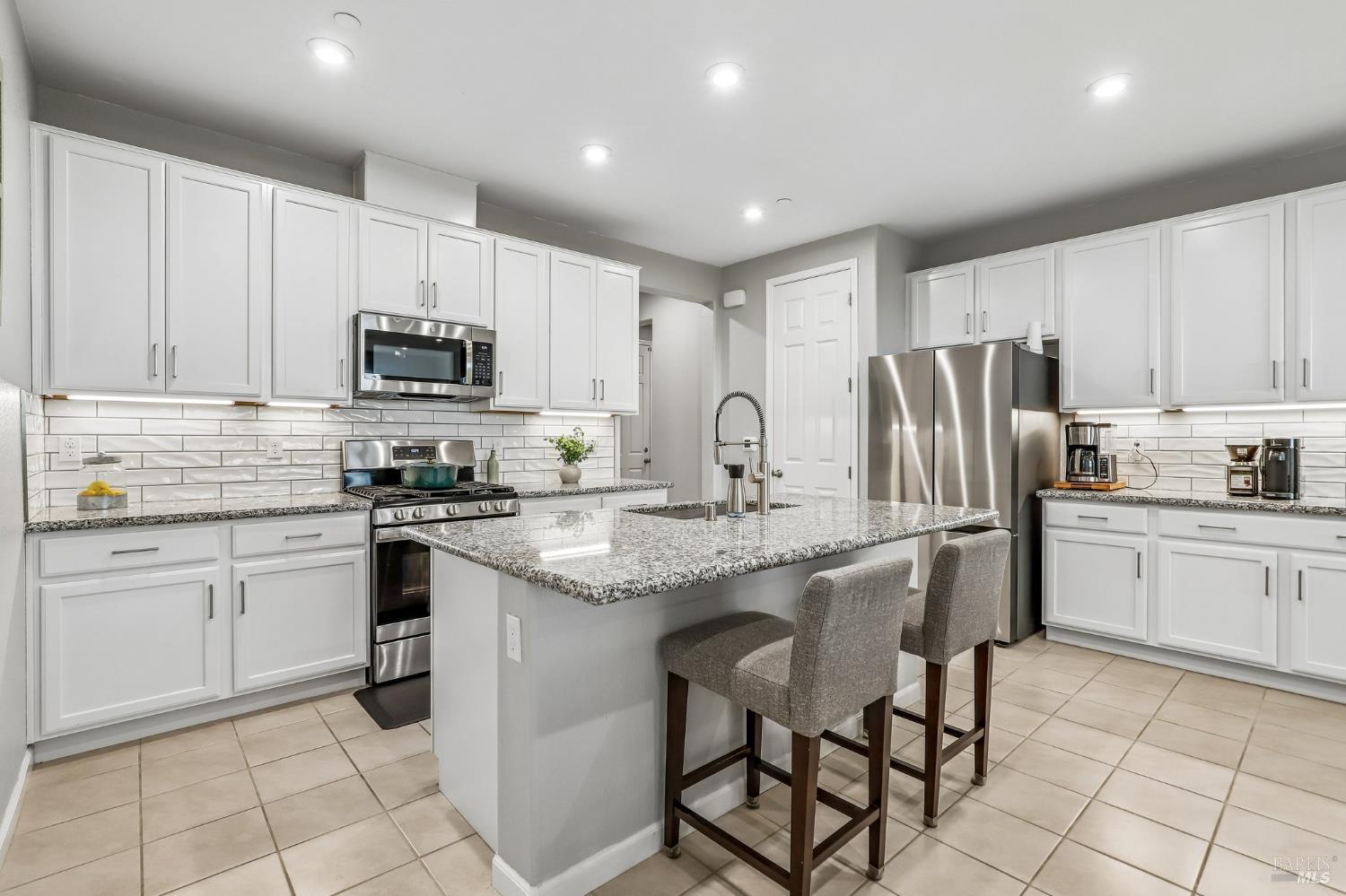 155 Arbor Grove Dixon CA 95620