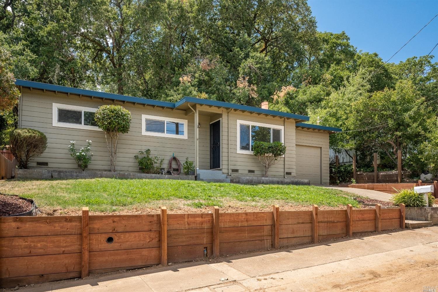 106 Canyon Drive Ukiah CA 95482
