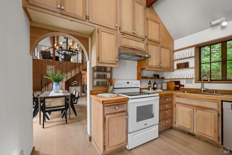 6760 Giovanetti Road Forestville CA 95436
