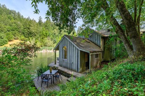6760 Giovanetti Road Forestville CA 95436