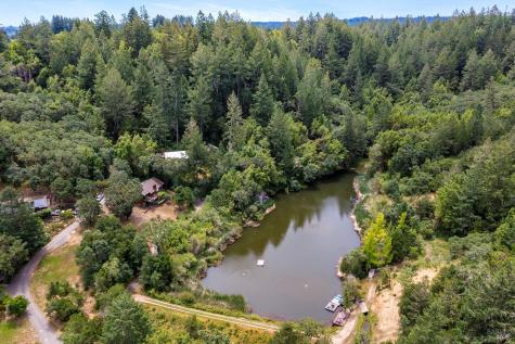 6760 Giovanetti Road Forestville CA 95436