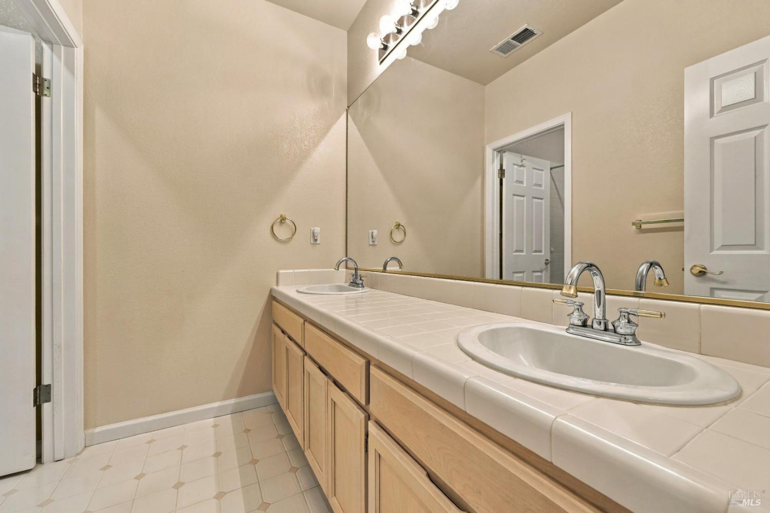 1111 Jennifer Lane Windsor CA 95492