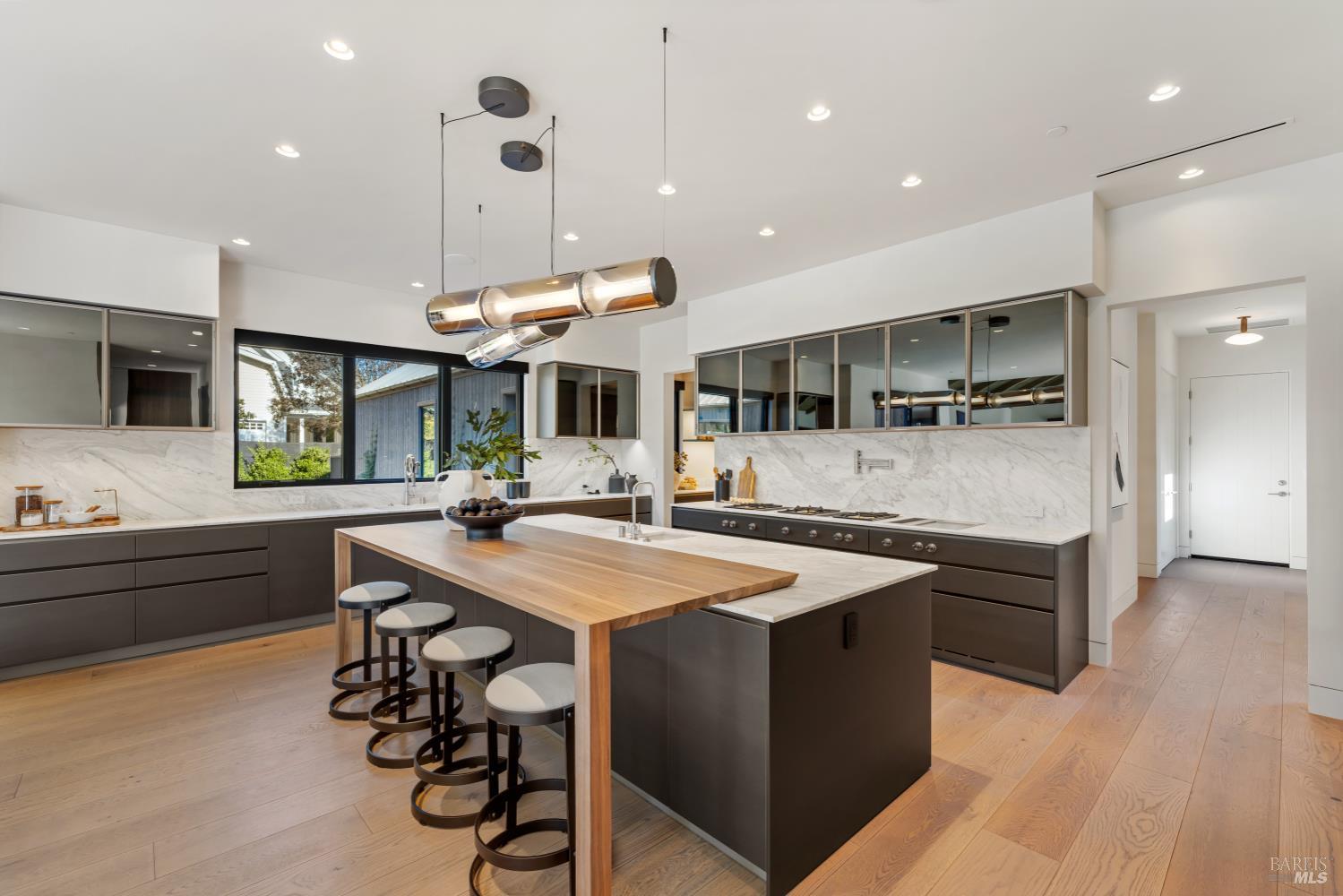 1590 Mckinley Road Napa CA 94558